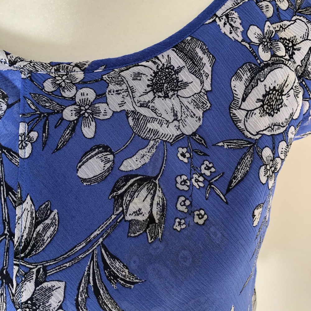 Short Sleeve Ruffled Blouse - Picture 3 of 7